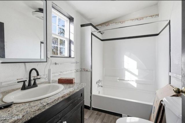 512 S Cox Avenue, Joplin, MO 64801