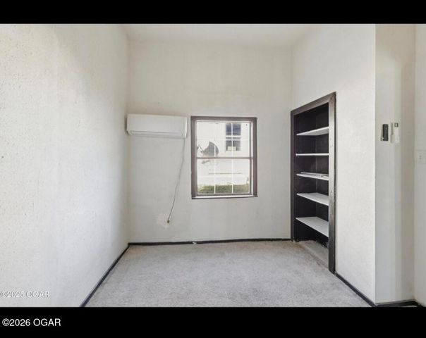 512 S Cox Avenue, Joplin, MO 64801