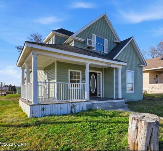 512 S Cox Avenue, Joplin, MO 64801
