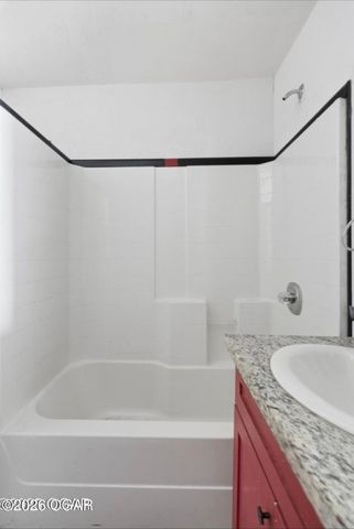 512 S Cox Avenue, Joplin, MO 64801