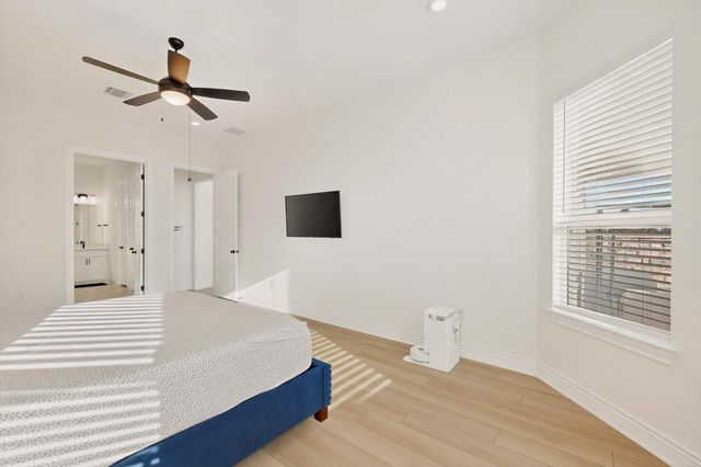 2121 LOLO LN, Leander, TX 78641