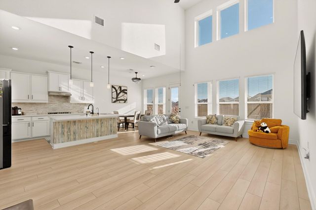 2121 LOLO LN, Leander, TX 78641