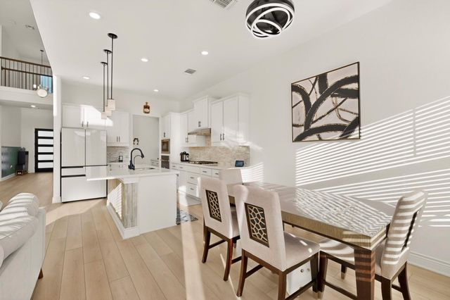 2121 LOLO LN, Leander, TX 78641