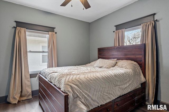 2409 S Lowell Avenue, Springfield, IL 62704