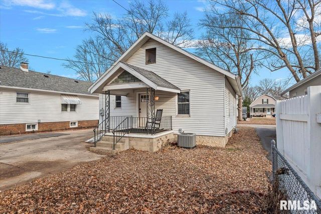 2409 S Lowell Avenue, Springfield, IL 62704