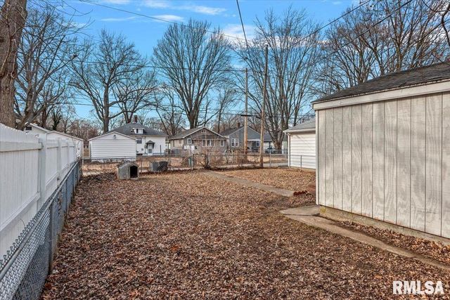 2409 S Lowell Avenue, Springfield, IL 62704