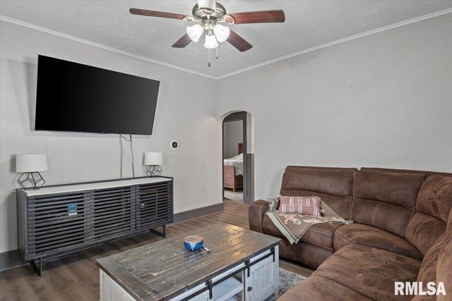 2409 S Lowell Avenue, Springfield, IL 62704