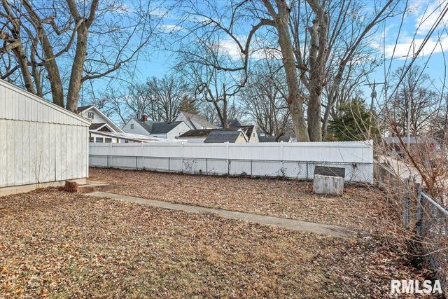 2409 S Lowell Avenue, Springfield, IL 62704