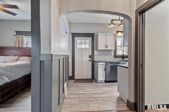 2409 S Lowell Avenue, Springfield, IL 62704