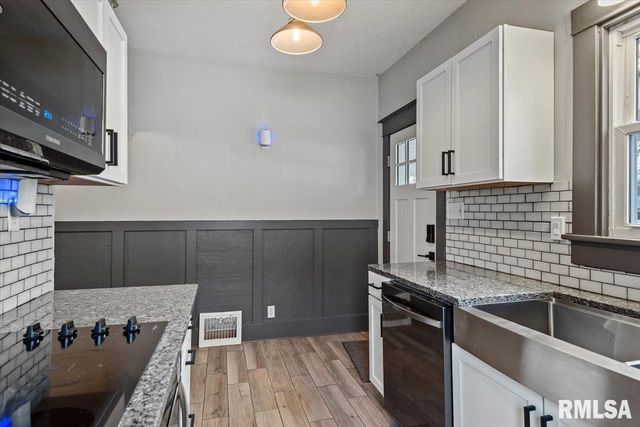 2409 S Lowell Avenue, Springfield, IL 62704