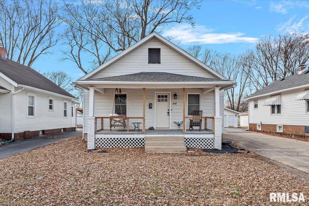2409 S Lowell Avenue, Springfield, IL 62704