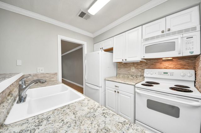 5000 Milwee Street 34, Houston, TX 77092