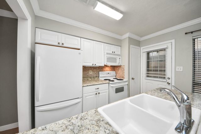 5000 Milwee Street 34, Houston, TX 77092