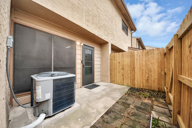 5000 Milwee Street 34, Houston, TX 77092