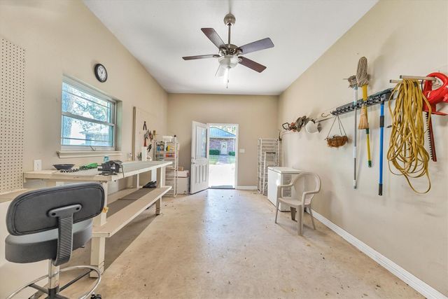 191 Beth Circle, Huntsville, TX 77320