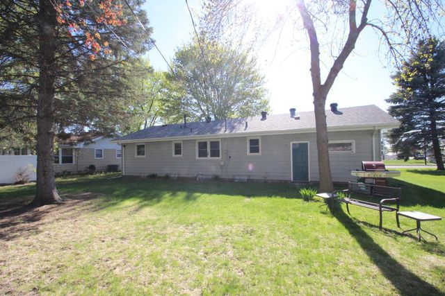 848 Dellwood Street S, Cambridge, MN 55008