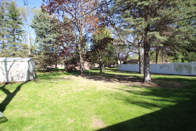 848 Dellwood Street S, Cambridge, MN 55008