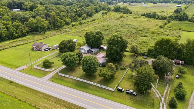 10655 Highway 231, N, Bethpage, TN 37022