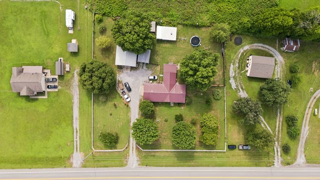 10655 Highway 231, N, Bethpage, TN 37022