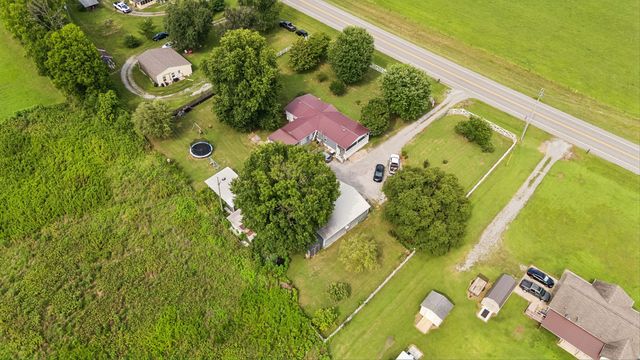 10655 Highway 231, N, Bethpage, TN 37022