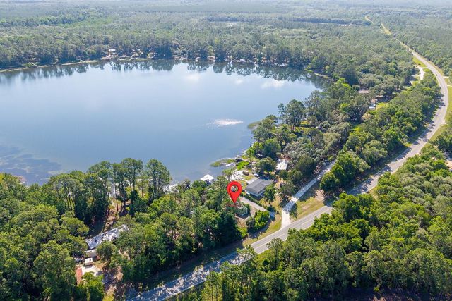 588 S COUNTY ROAD 21, Hawthorne, FL 32640