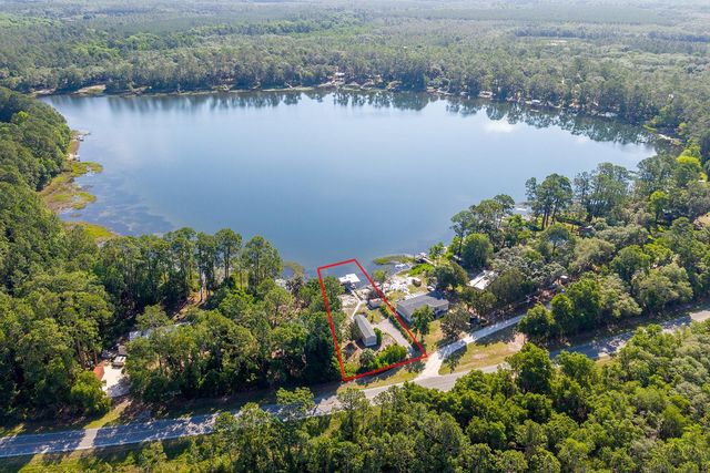 588 S COUNTY ROAD 21, Hawthorne, FL 32640