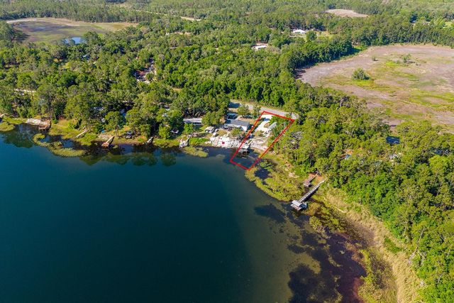 588 S COUNTY ROAD 21, Hawthorne, FL 32640
