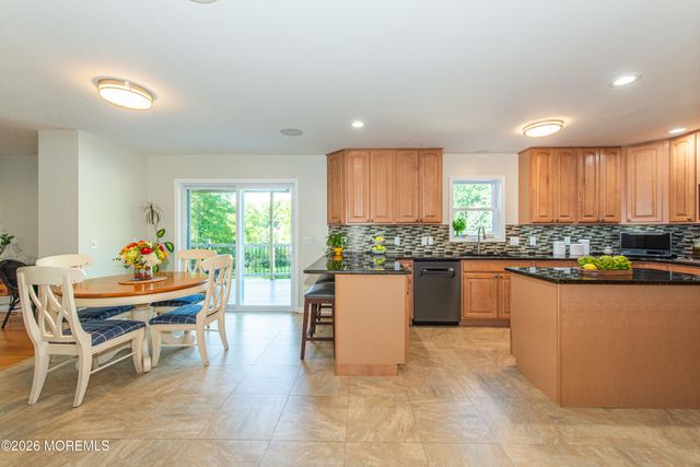 24 Willow Lane, Englishtown, NJ 07726
