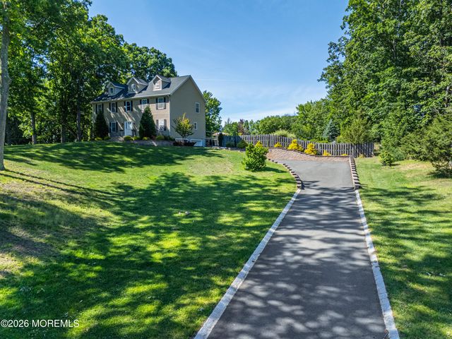 24 Willow Lane, Englishtown, NJ 07726