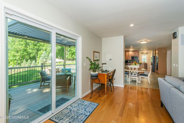 24 Willow Lane, Englishtown, NJ 07726