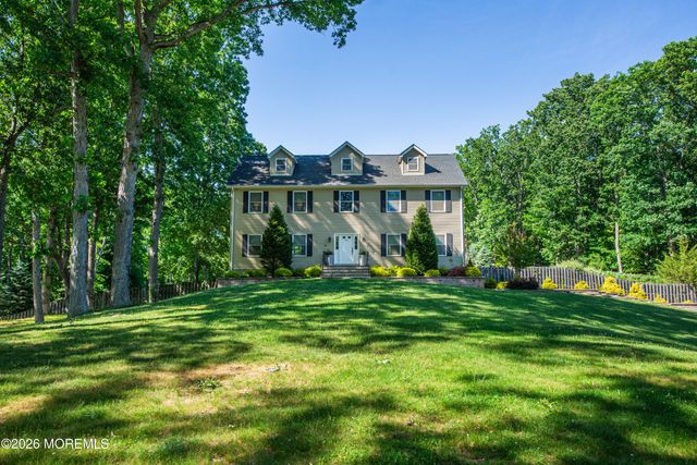 24 Willow Lane, Englishtown, NJ 07726