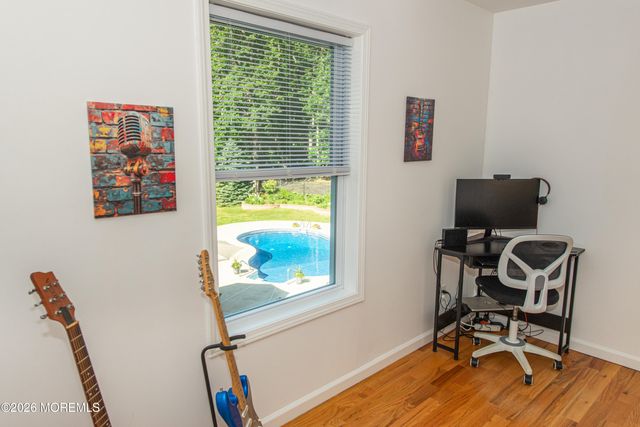 24 Willow Lane, Englishtown, NJ 07726