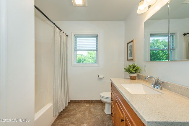 24 Willow Lane, Englishtown, NJ 07726