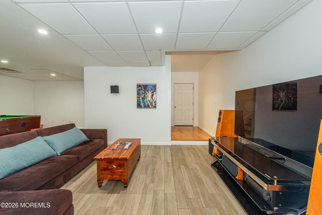24 Willow Lane, Englishtown, NJ 07726