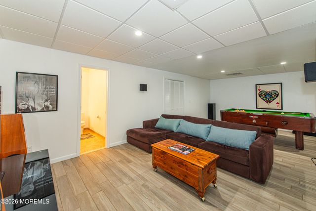 24 Willow Lane, Englishtown, NJ 07726