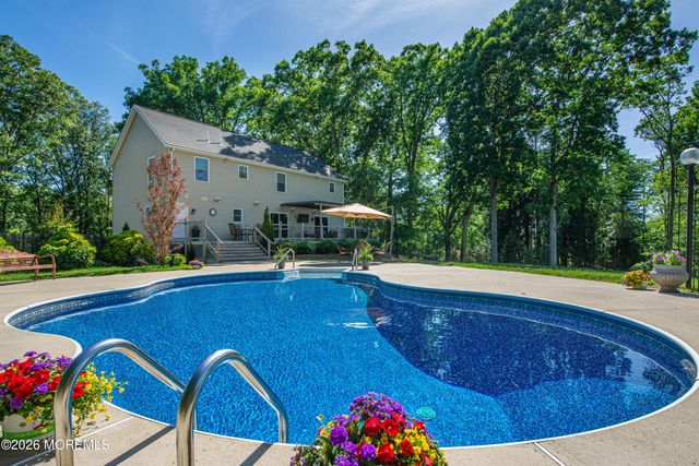 24 Willow Lane, Englishtown, NJ 07726