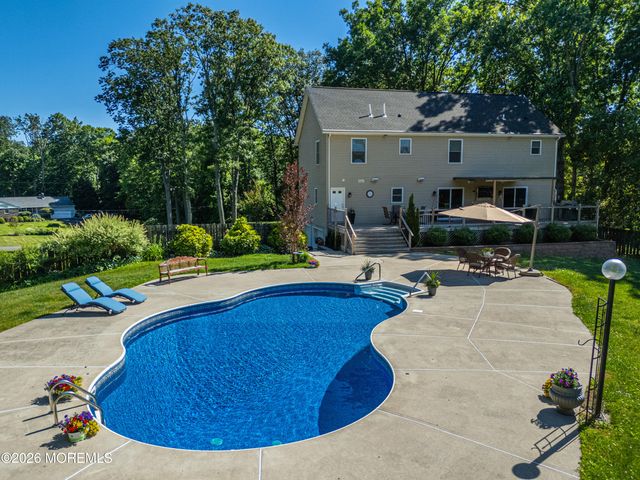 24 Willow Lane, Englishtown, NJ 07726