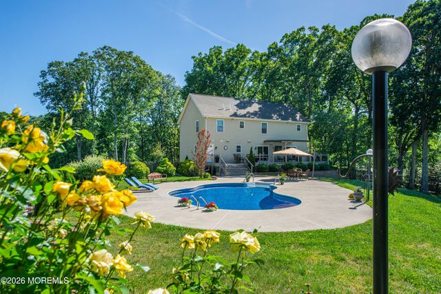 24 Willow Lane, Englishtown, NJ 07726