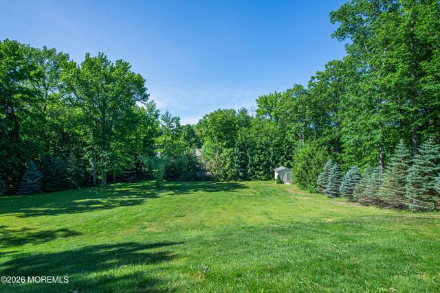 24 Willow Lane, Englishtown, NJ 07726