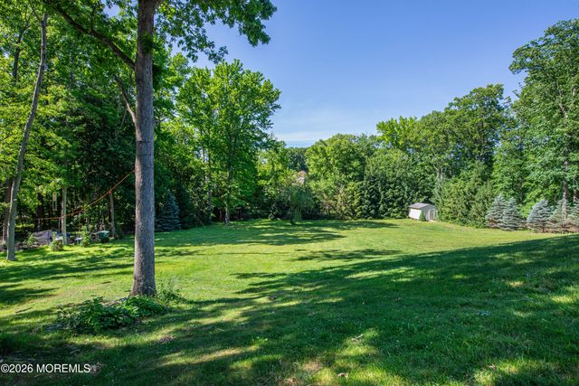 24 Willow Lane, Englishtown, NJ 07726