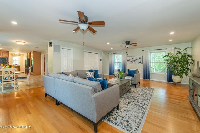 24 Willow Lane, Englishtown, NJ 07726