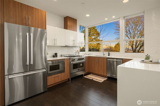 928 34th Avenue, Seattle, WA 98122