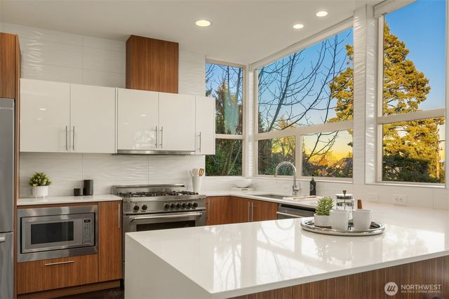 928 34th Avenue, Seattle, WA 98122