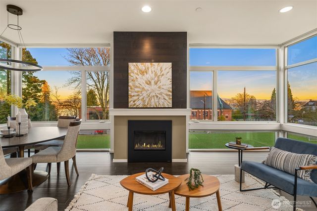 928 34th Avenue, Seattle, WA 98122
