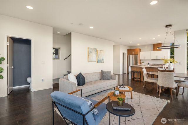 928 34th Avenue, Seattle, WA 98122