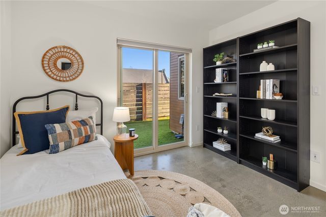 928 34th Avenue, Seattle, WA 98122