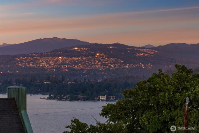 928 34th Avenue, Seattle, WA 98122