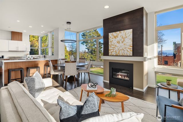 928 34th Avenue, Seattle, WA 98122