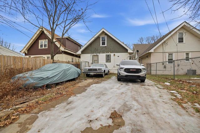 2875 N 36th STREET, Milwaukee, WI 53210