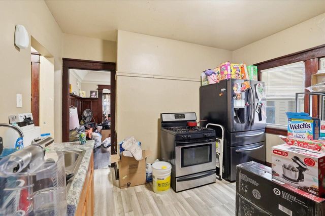 2875 N 36th STREET, Milwaukee, WI 53210